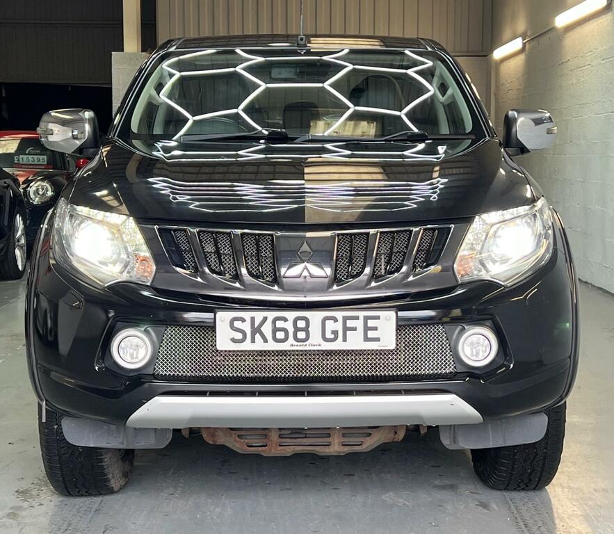 Mitsubishi L200 Dc Barbarian Black