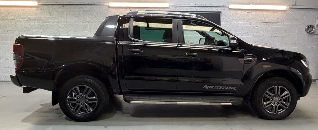 Ford Ranger Wildtrak Black #4