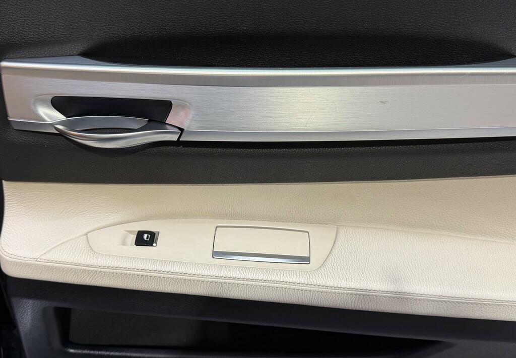 BMW 7 Series Saloon Black #45