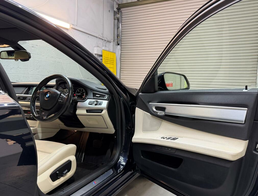 BMW 7 Series Saloon Black #24
