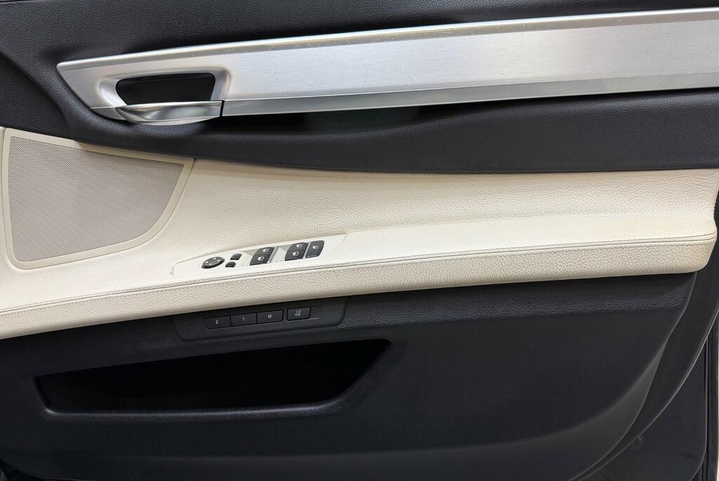 BMW 7 Series Saloon Black #25