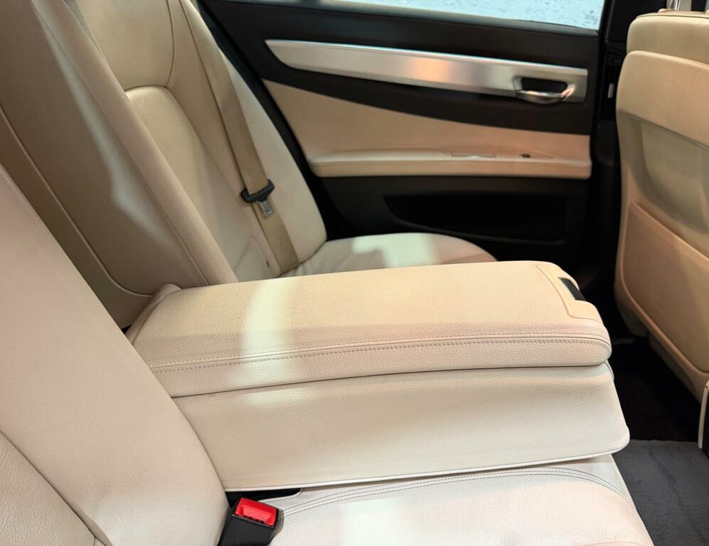BMW 7 Series Saloon Black #17