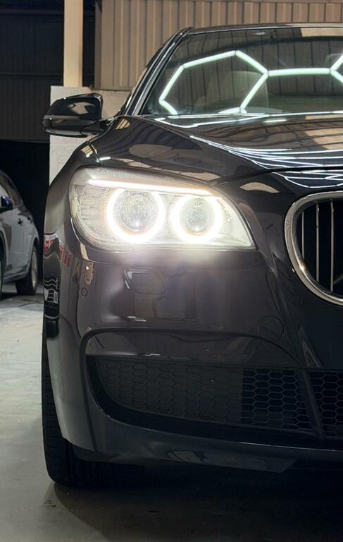 BMW 7 Series Saloon Black #42
