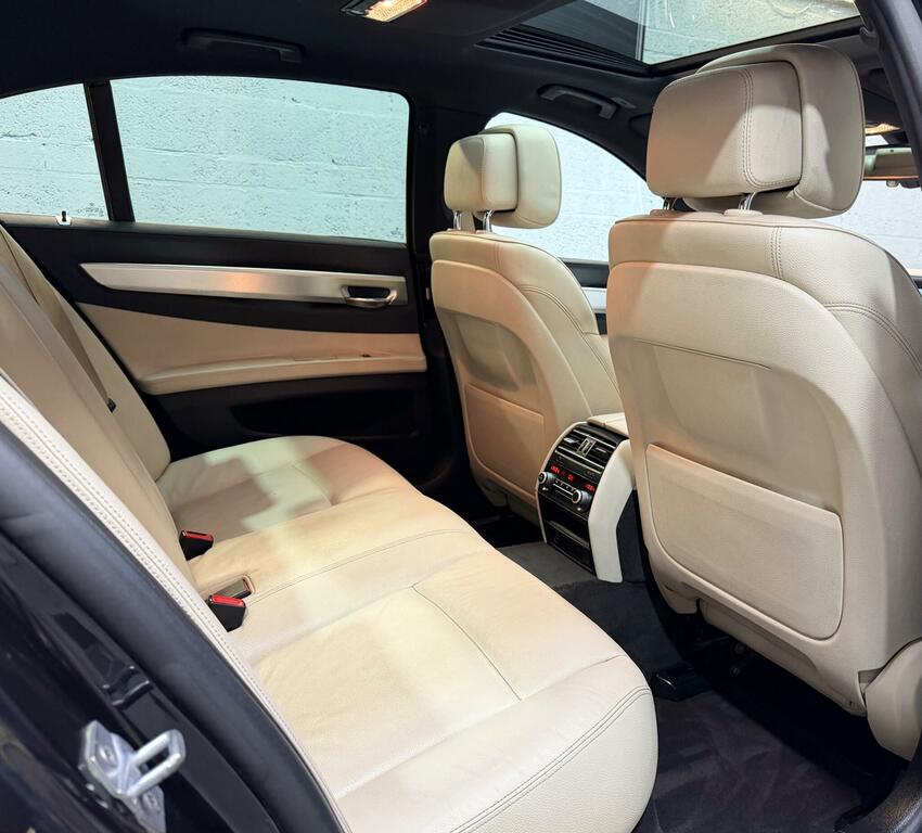 BMW 7 Series Saloon Black #14