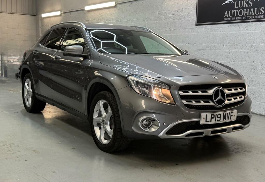 Mercedes-Benz GLA Class Sport Grey #5