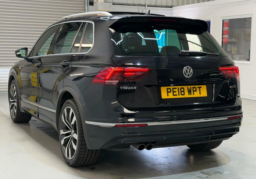 Volkswagen Tiguan 2.0 Tsi R-line Dsg 4Motion Euro 6 Ss PE18WPT Black #4