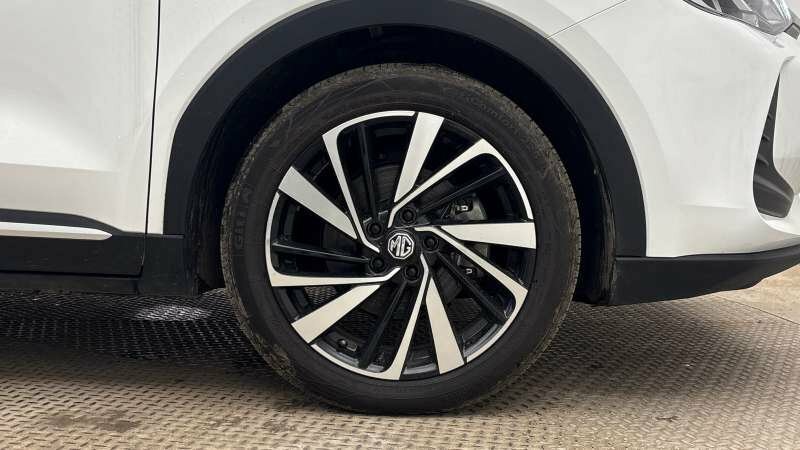 MG ZS Hybrid Trophy LG74GNR #4