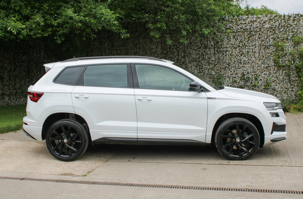 Skoda Karoq Sportline YF23FTO White #3