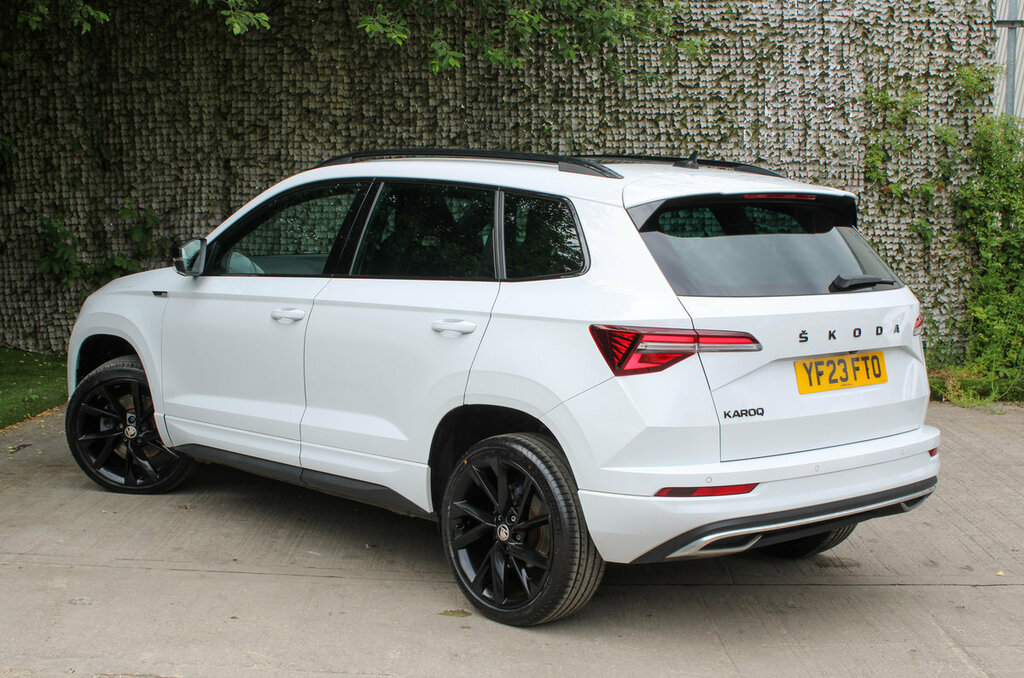 Skoda Karoq Sportline YF23FTO White #6