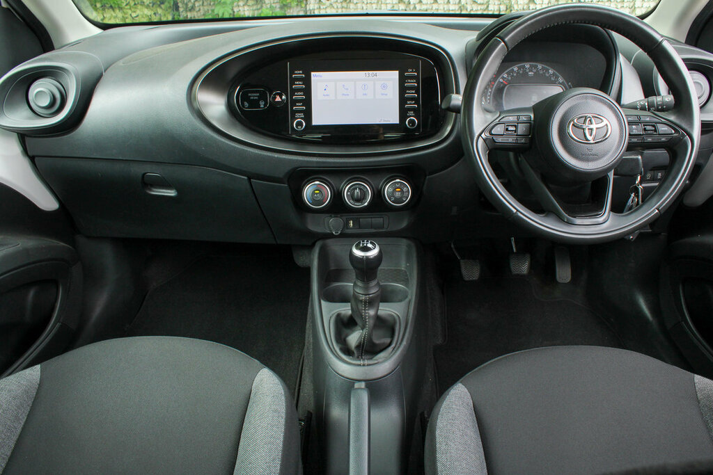Toyota Aygo X Pure YH72CDN White #2