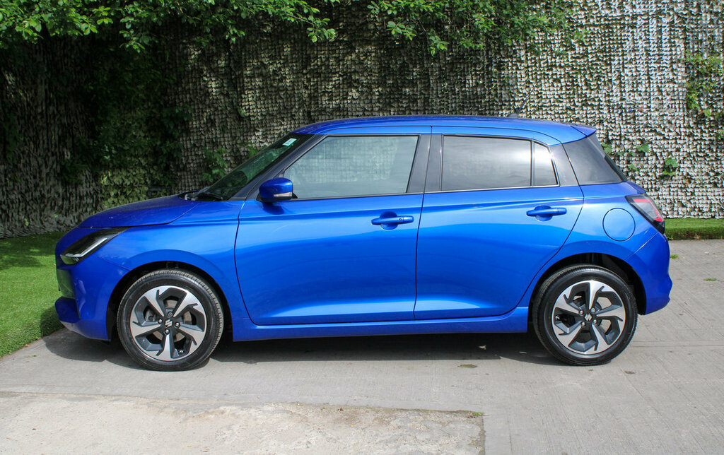 Suzuki Swift 1.2 Mhev Motion Hatchback Hybrid Cvt Eu Red #7