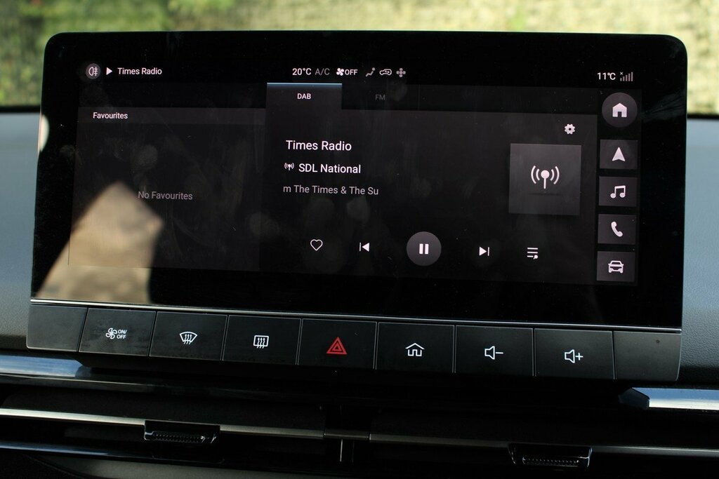 MG MG4 150Kw Trophy Ev Long Range 64Kwh Red #32