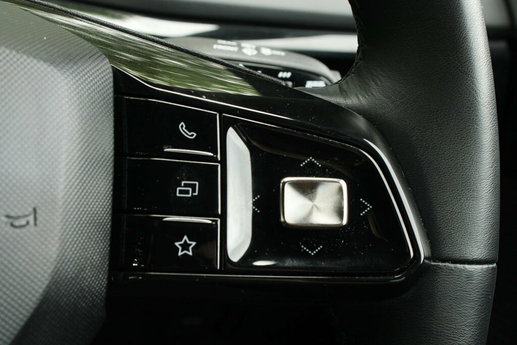 MG MG4 125Kw Se Ev 51Kwh White #23