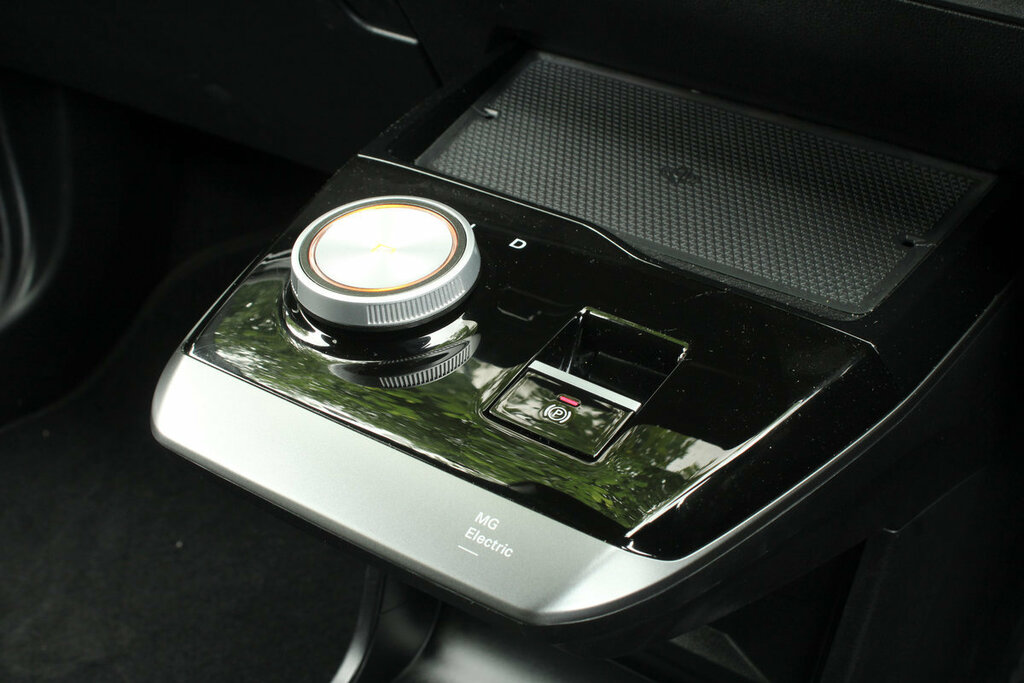 MG MG4 125Kw Se Ev 51Kwh White #46