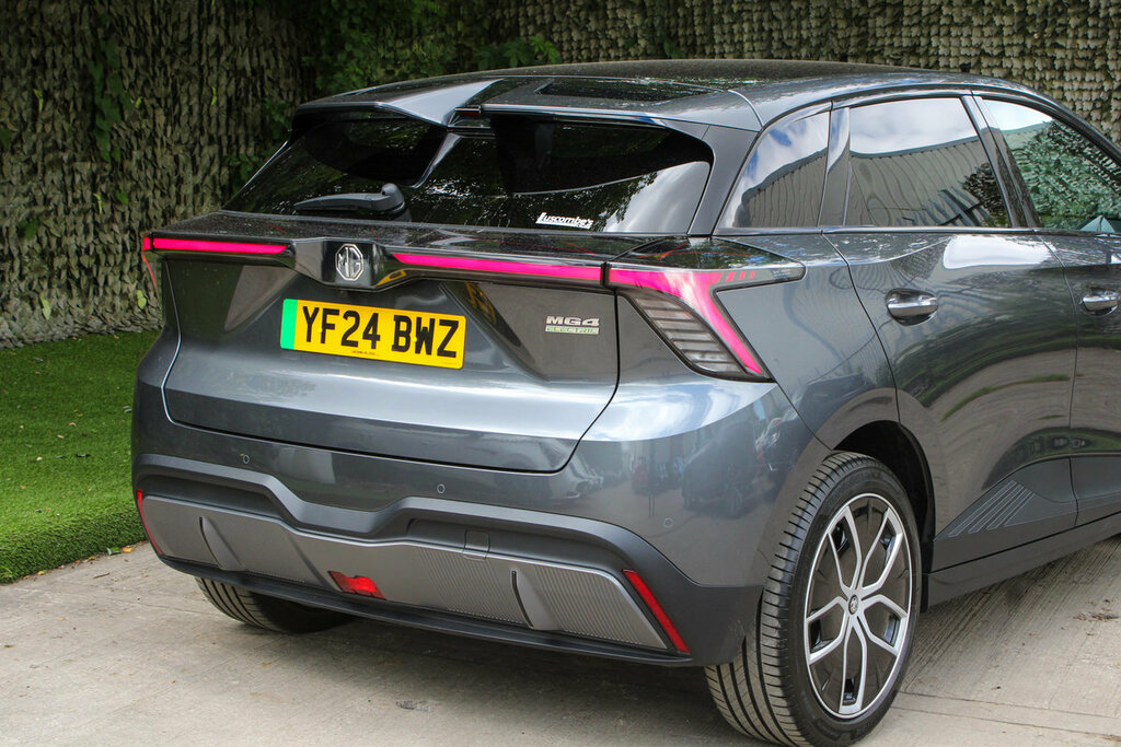 MG MG4 125Kw Se Ev 51Kwh White #10