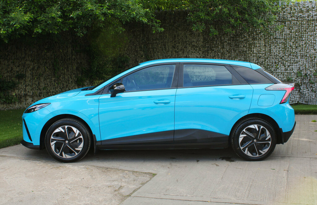 MG MG4 51Kwh Se Hatchback 170 Ps Blue #7