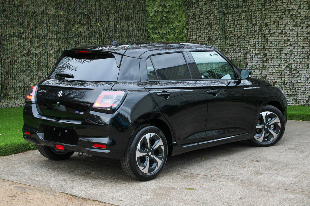 Suzuki Swift Ultra  #4