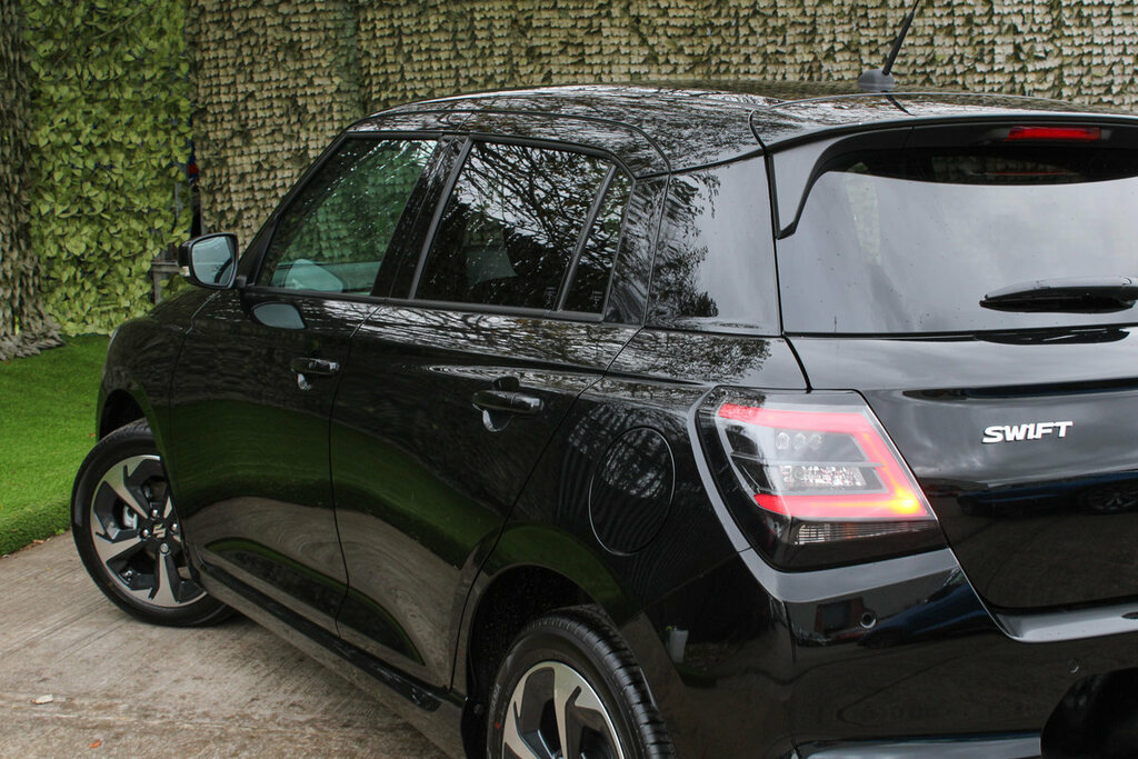 Suzuki Swift Motion #17