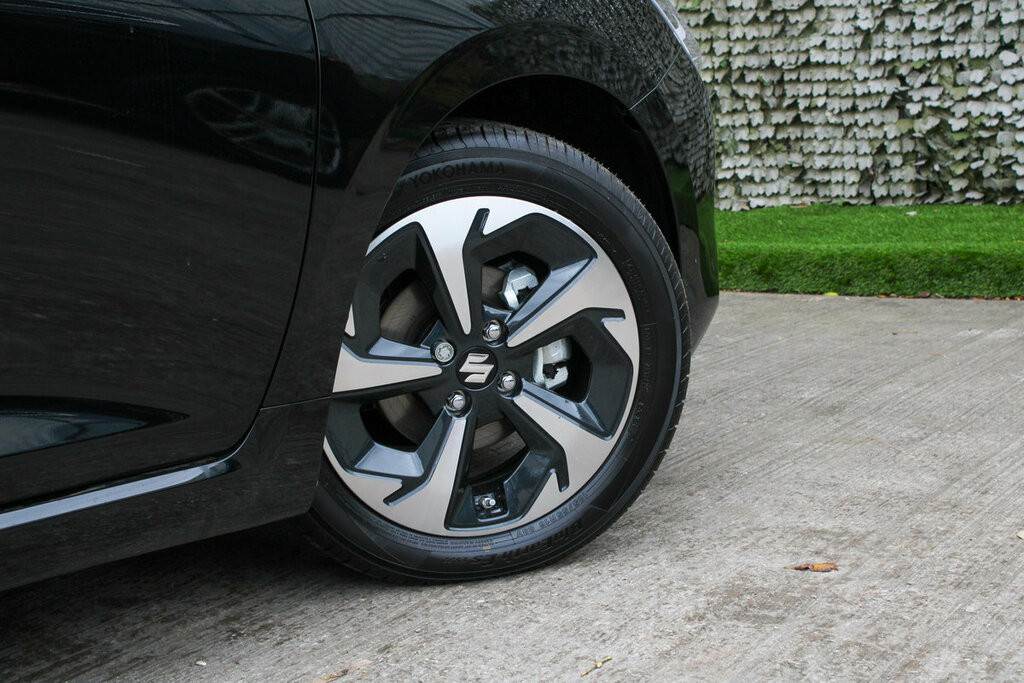 Suzuki Swift Motion #15