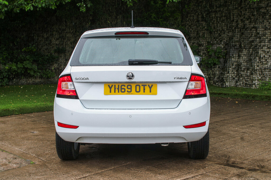 Skoda Fabia Se White #5