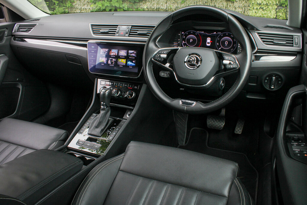 Skoda Superb Hatchback Grey #19