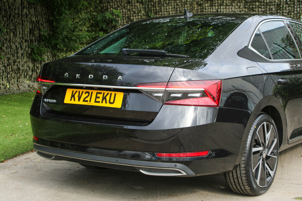 Skoda Superb Hatchback Grey #12
