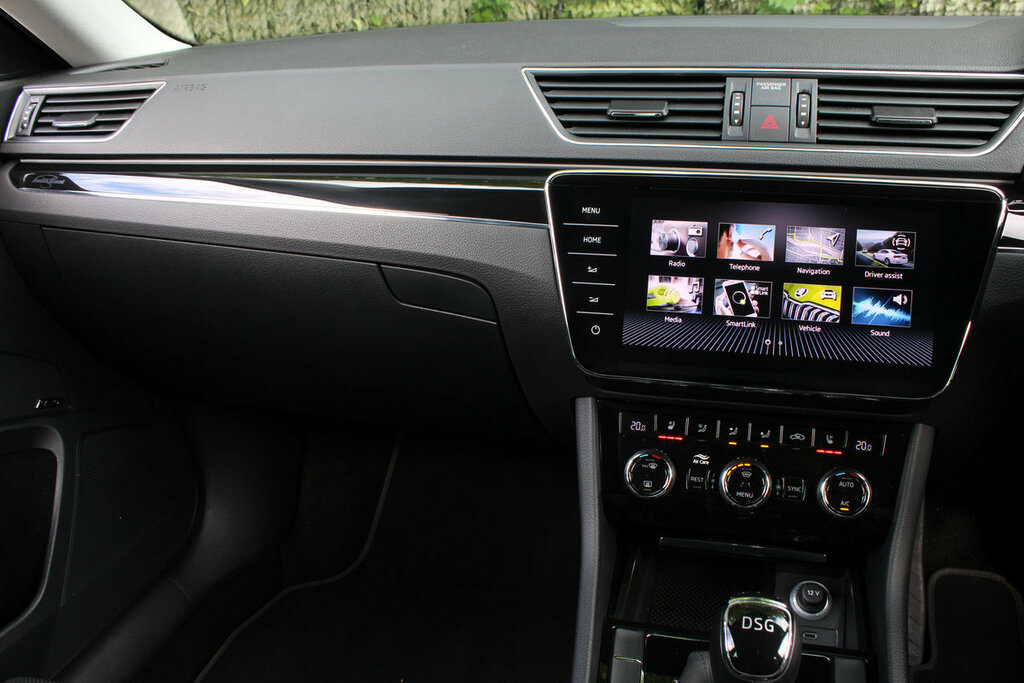 Skoda Superb Hatchback Grey #30