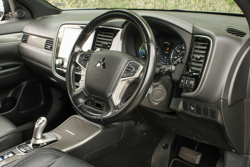 Mitsubishi Outlander 2.0 Design Cvt Brown #24
