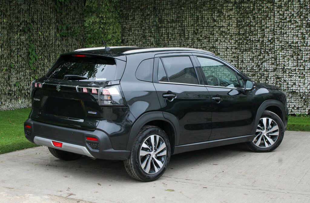 Suzuki S Cross Ultra #4