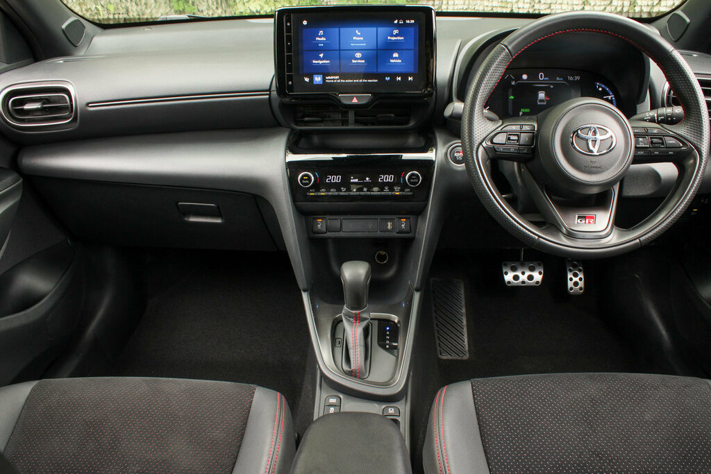 Toyota Yaris Cross Gr Sport YB23AXR Black #2