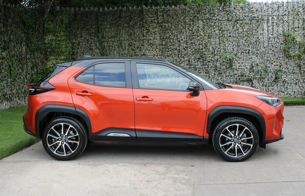 Toyota Yaris Cross Gr Sport YB23AXR Black #3