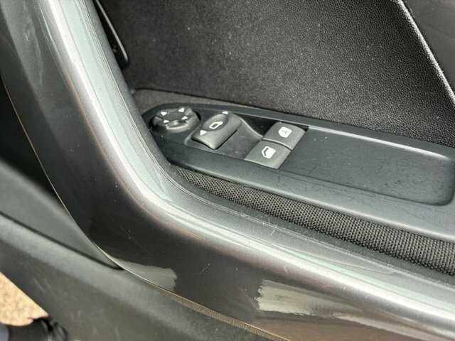 Peugeot 2008 Bluehdi Active Suv Grey #19