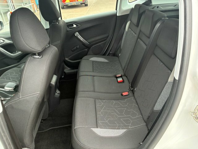 Peugeot 2008 Bluehdi Active Suv Grey #11
