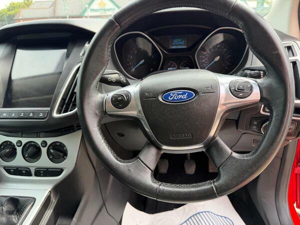 Ford Focus Ecoboost Zetec S Estate Grey #30