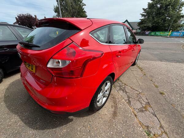 Ford Focus Ecoboost Zetec S Estate Grey #32