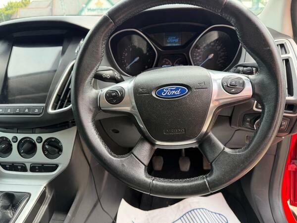 Ford Focus Ecoboost Zetec S Estate Grey #31