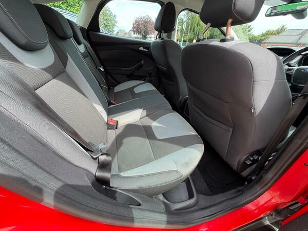 Ford Focus Ecoboost Zetec S Estate Grey #16