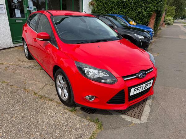 Ford Focus Ecoboost Zetec S Estate Grey #1