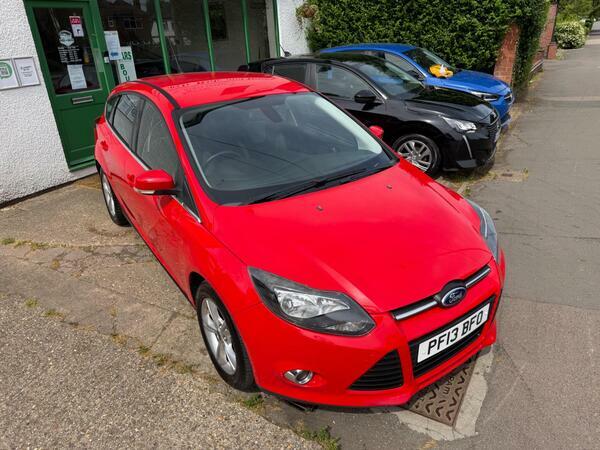 Ford Focus Ecoboost Zetec S Estate Grey #2