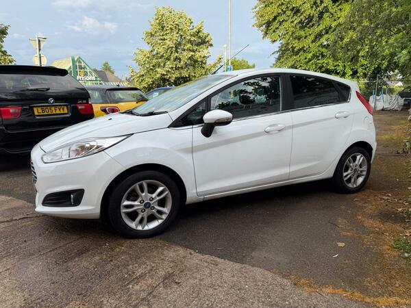 Ford Fiesta 1.25 Zetec Euro 5 White #4