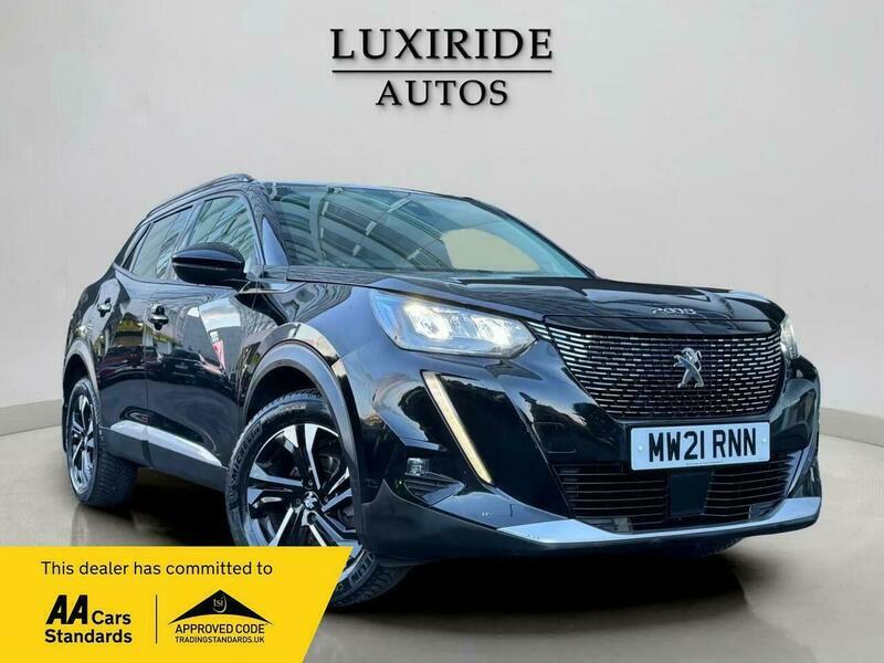 Peugeot 2008 1.2 Puretech Allure Premium Black