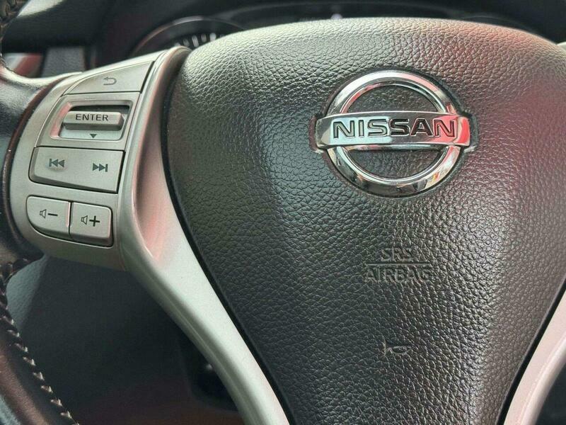 Nissan Qashqai N-tec Beige #54