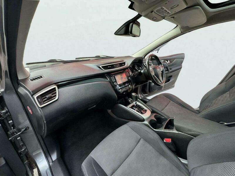 Nissan Qashqai N-tec Beige #63