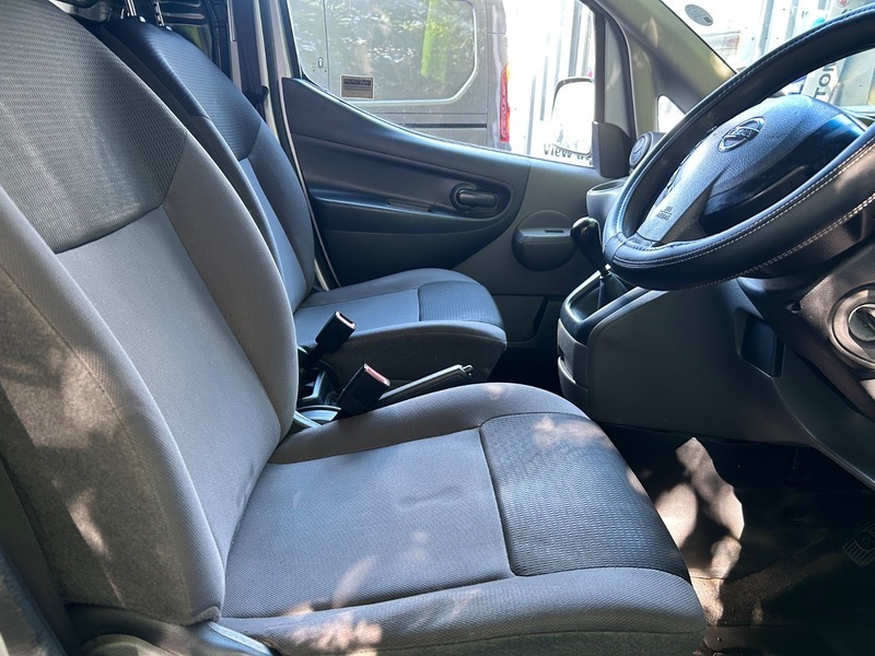 Nissan NV200 Panel Van White #13
