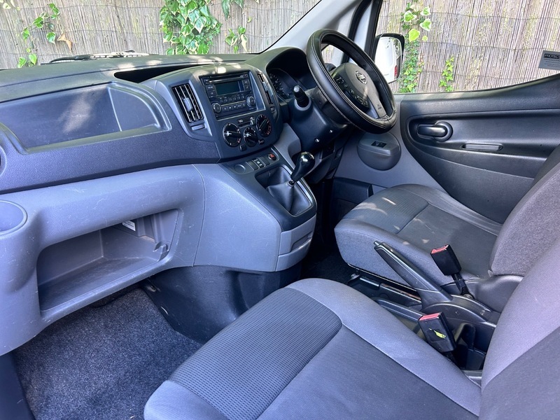 Nissan NV200 Panel Van White #20