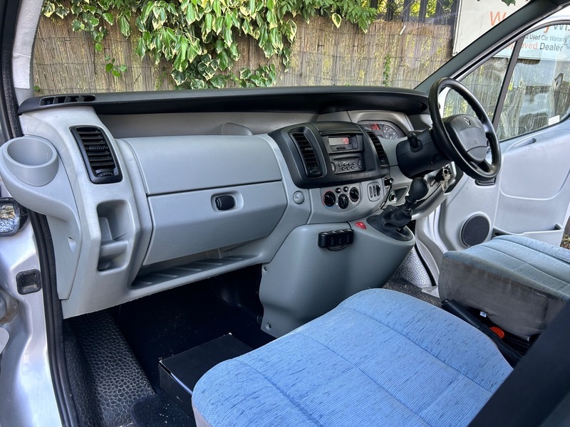 Renault Trafic Sl27dci 100 Swb Silver #24
