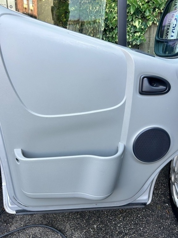 Renault Trafic Sl27dci 100 Swb Silver #25