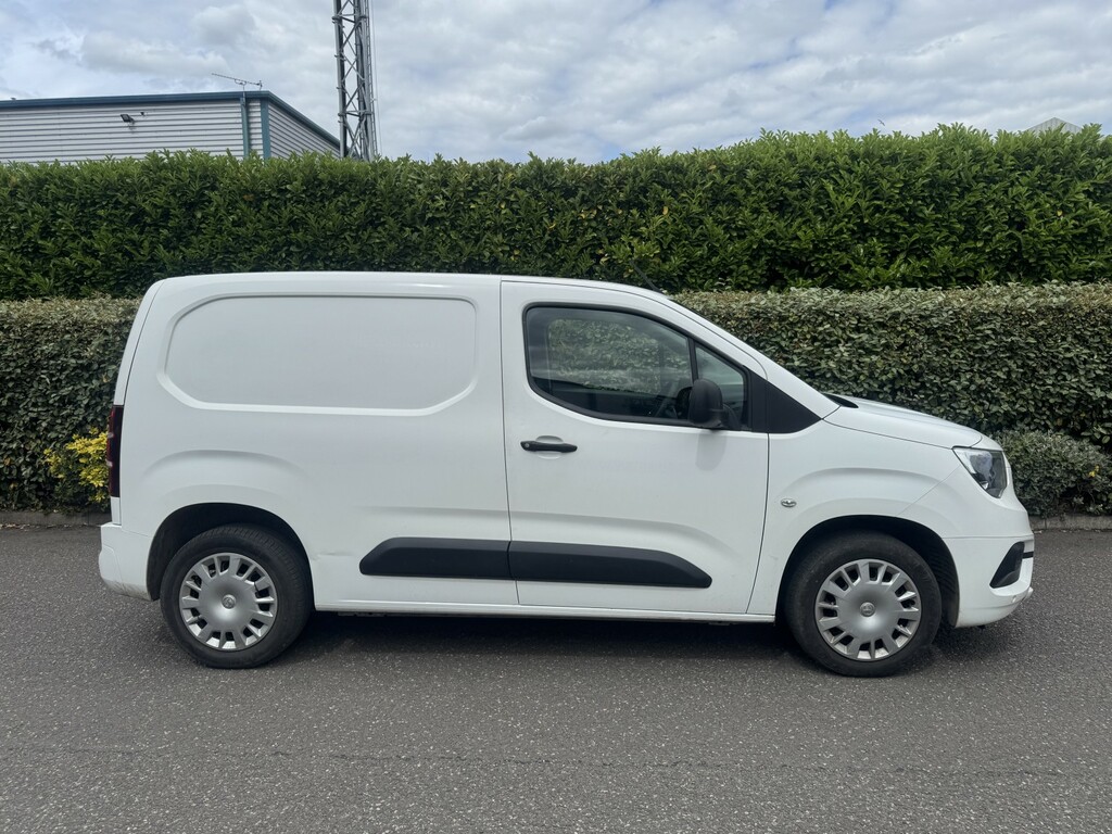 Vauxhall Combo 1.5 Turbo D 2000 Sportive 2020 White #2