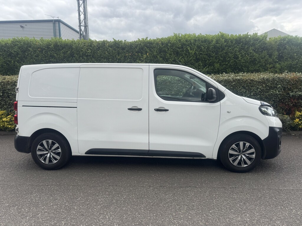 Vauxhall Vivaro 1.5 Turbo D 2700 Dynamic 2020 BD20YFV White #2