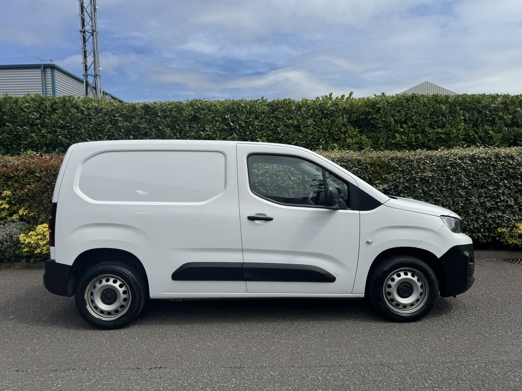 Peugeot Partner 1.5 Bluehdi 1000 S Premium 2022 KP71FCG White #3